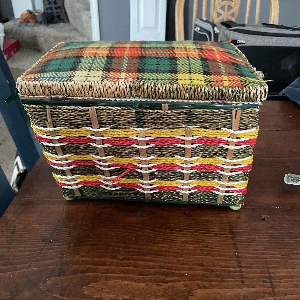 Vintage MCM Singer Sewing Basket Fabric Top Rectangle Woven Wicker Handle